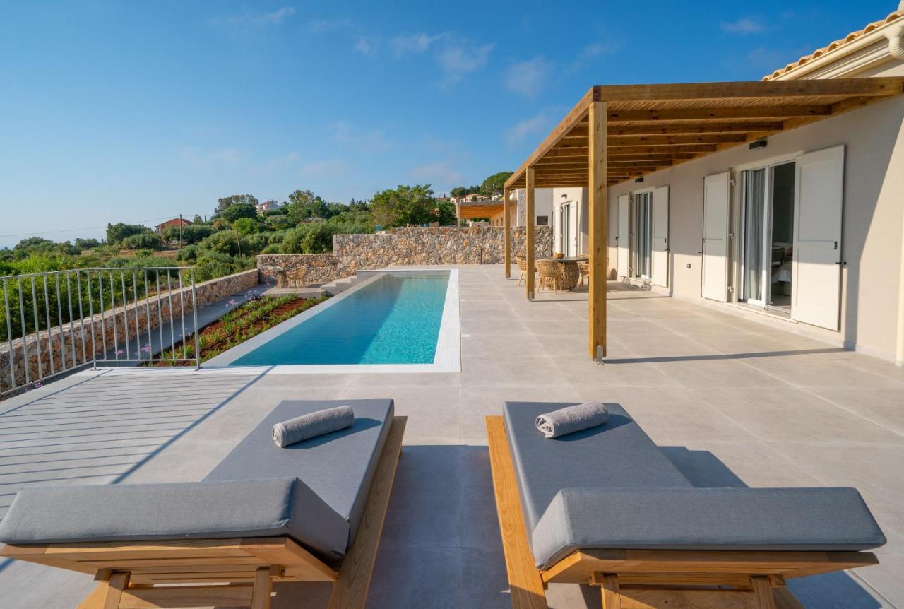 Summer Breeze Villa Tzamarelata Exterior foto