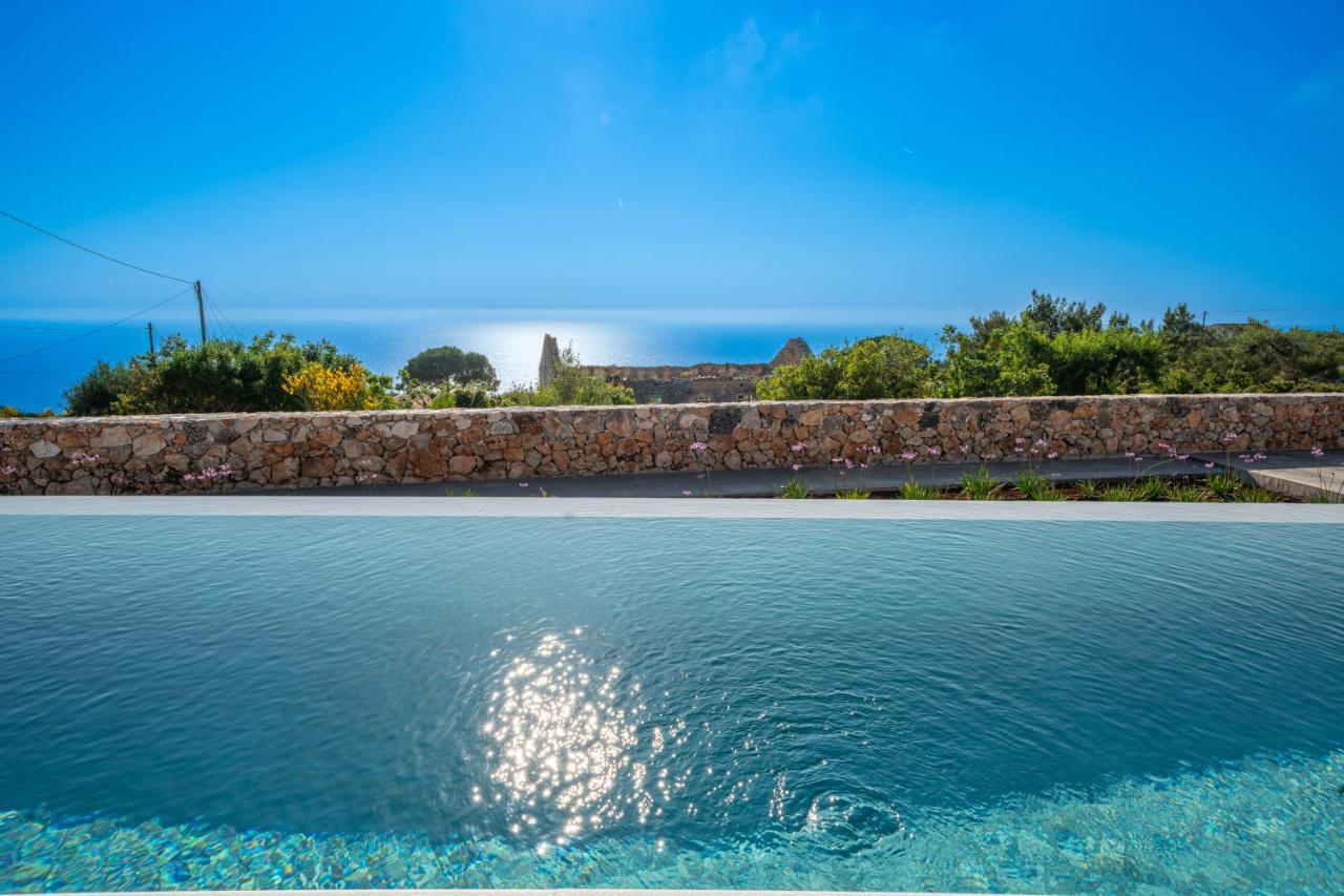 Summer Breeze Villa Tzamarelata Exterior foto