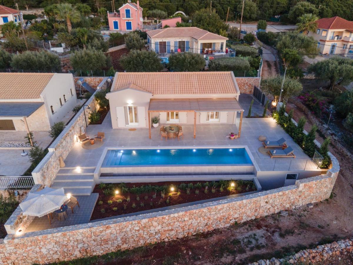 Summer Breeze Villa Tzamarelata Exterior foto